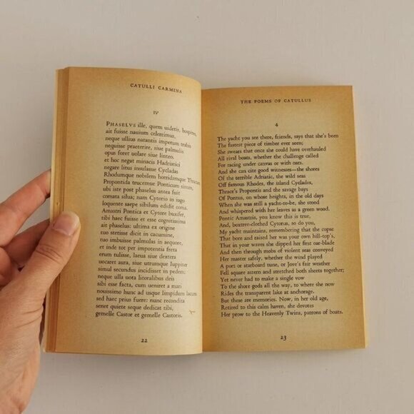 1972 The Poems of Catullus Paperback - Latin-English Translations Love Poems - Picture 6 of 8